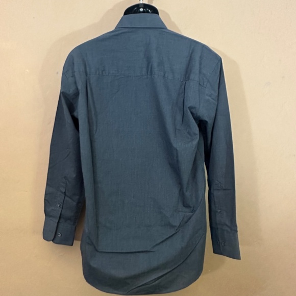 Yves St Laurent Dress Shirt 15.5 / 32-33 Gently worn 60% cotton / 40% polyester - Picture 3 of 4